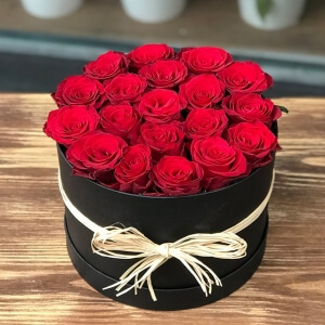 Kutuda 19 Adet Kırmızı Gül